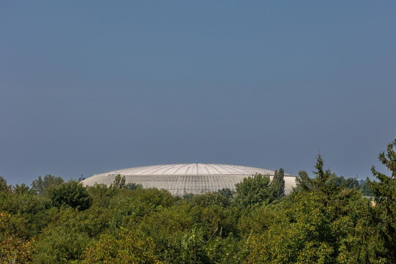 Tauron Arena Crakow With Parking By Renters Apartament